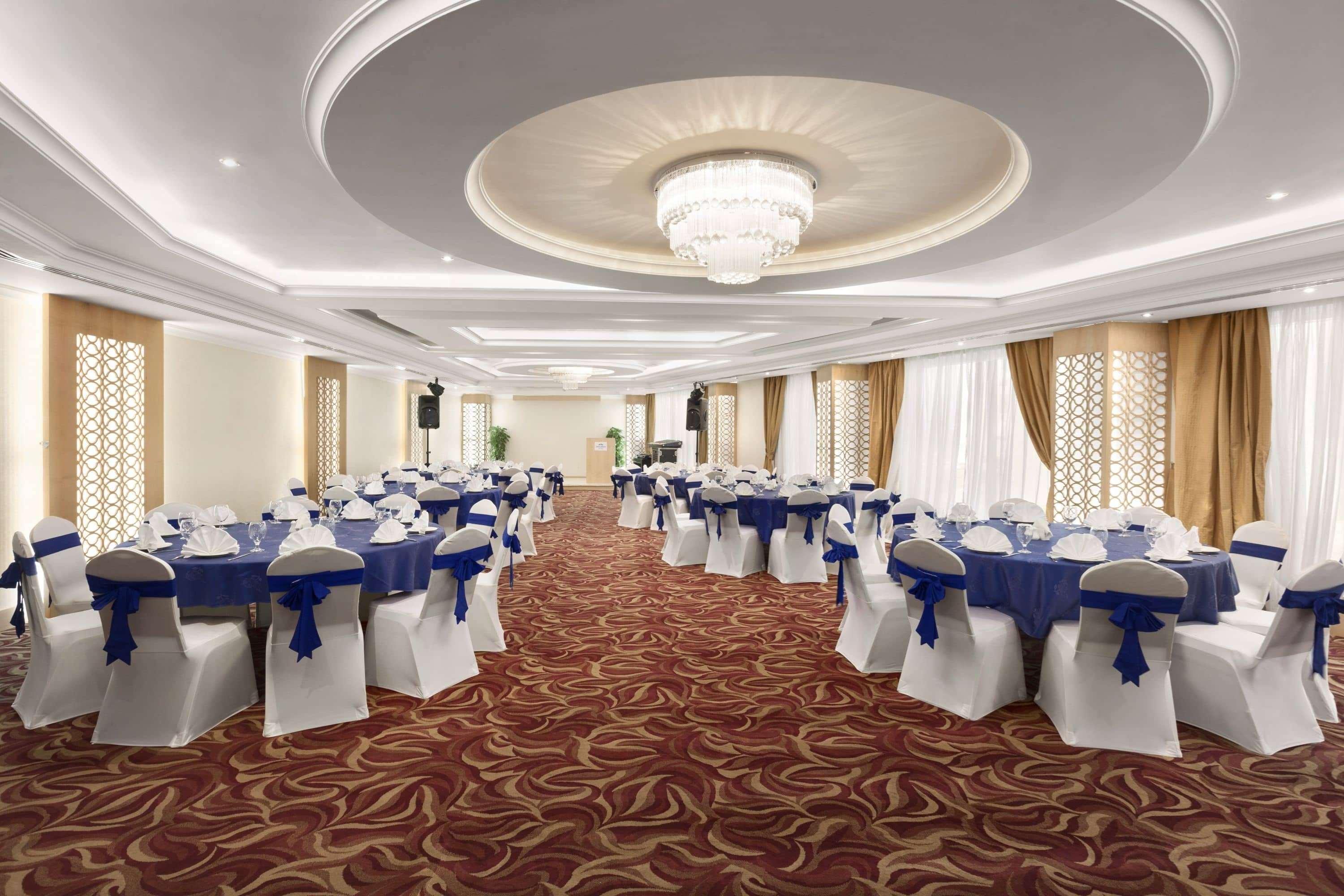 Howard Johnson Bur Отель